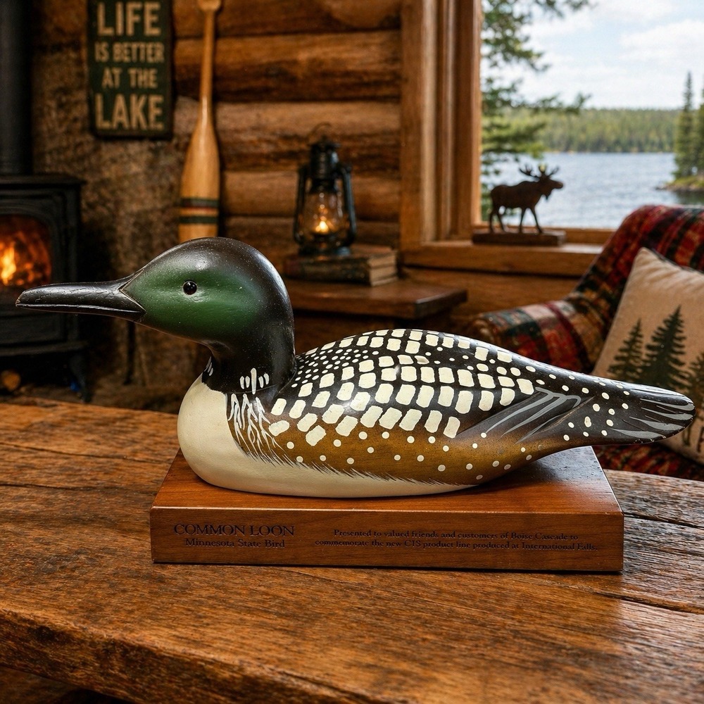 Common Loon Minnesota State Bird Hand Painted Wood‎ Duck Carving Commemorative